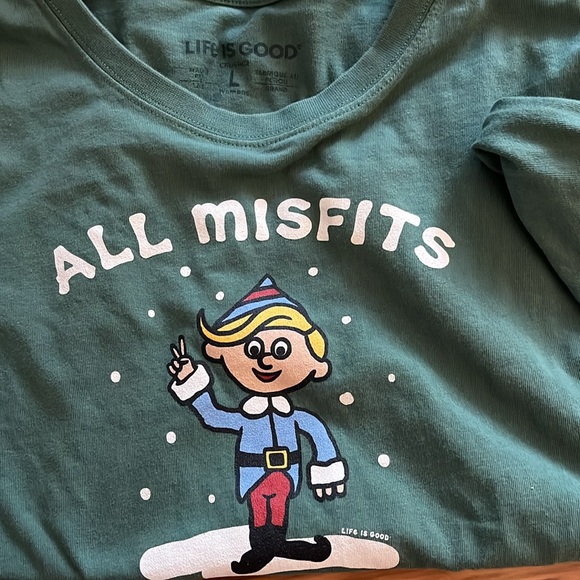 Life Is Good Elf Green Long Sleeve Shirt - All Misfits Welcome. - Picture 2 of 3